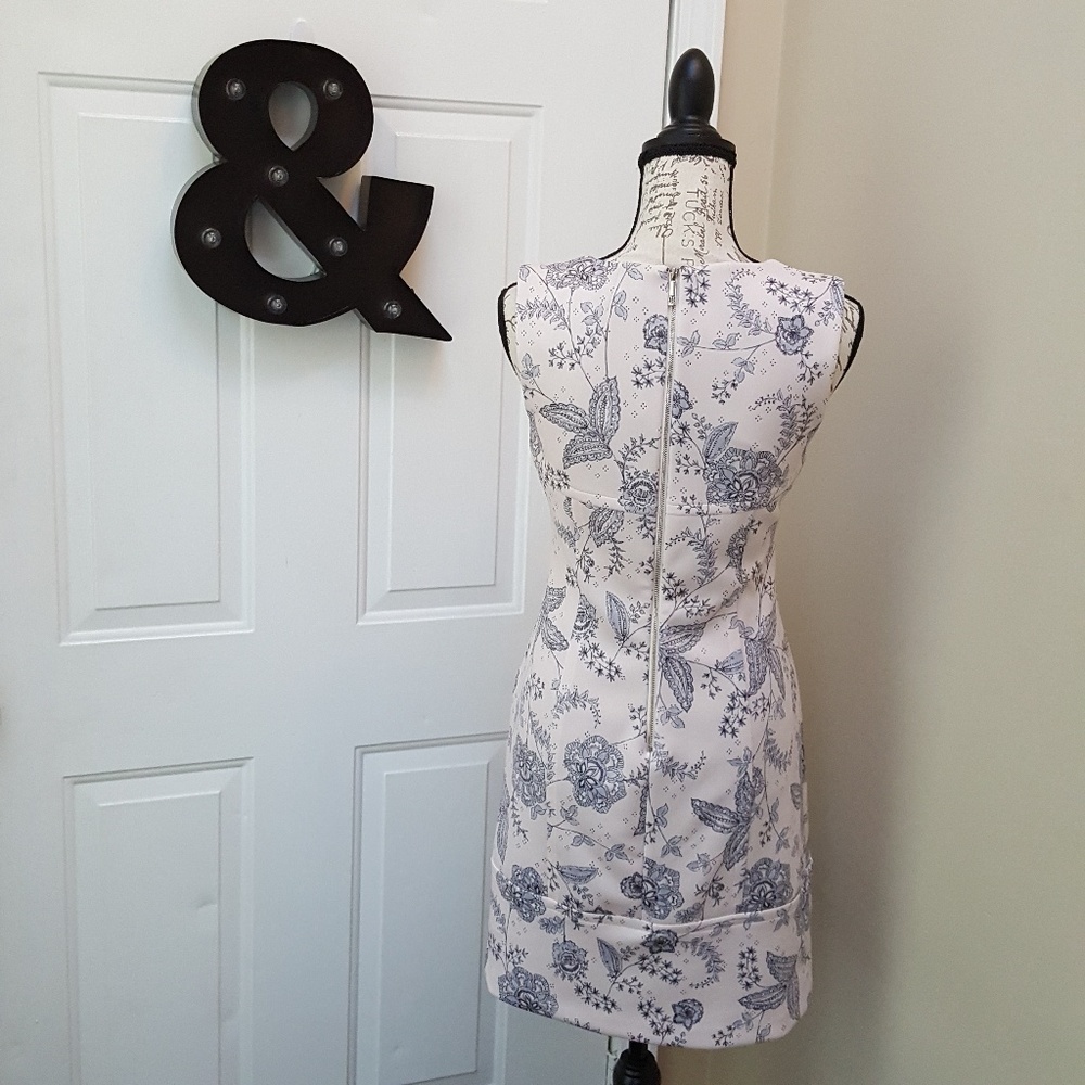 Sheath Dress - Picture 4 of 7